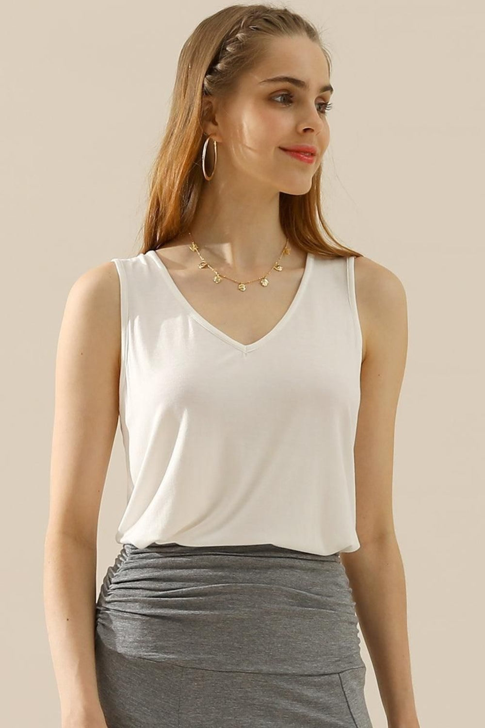 Ninexis Full Size V-Neck Curved Hem Tank